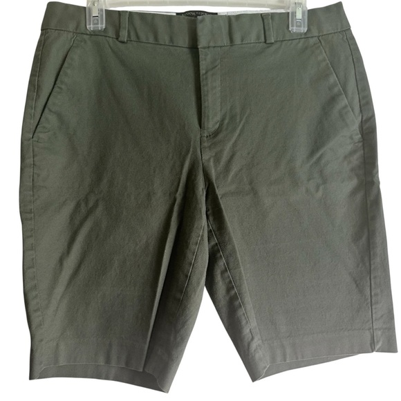 Banana Republic Women's Army Green Chino Khaki Fla Mid Thigh Shorts - Picture 1 of 4
